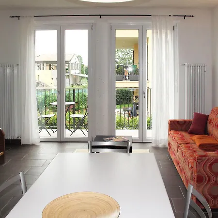 Ferienwohnung Dongo 256s